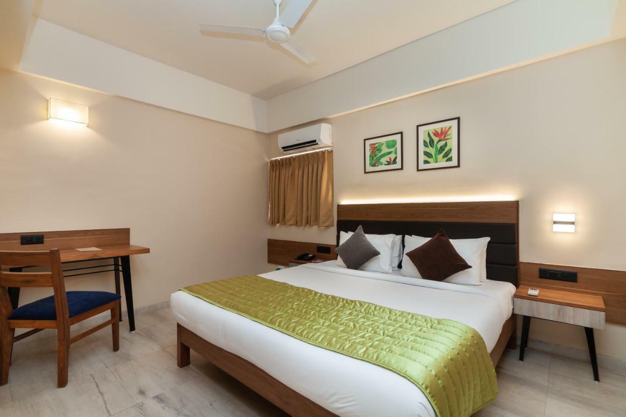 Somy Plaza Calangute Goa - Formerly Somy Resort Екстериор снимка